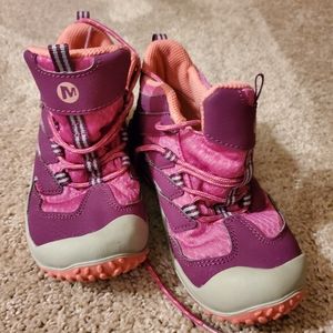 Kids hicking boots Merrell size 12.5